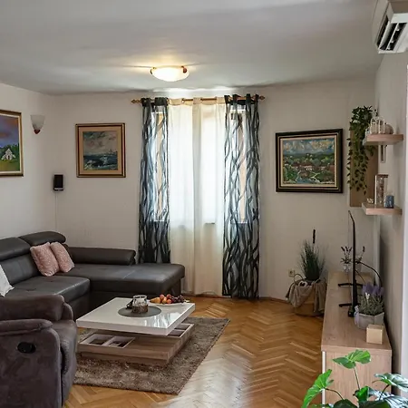 Apartament H&m 275 *